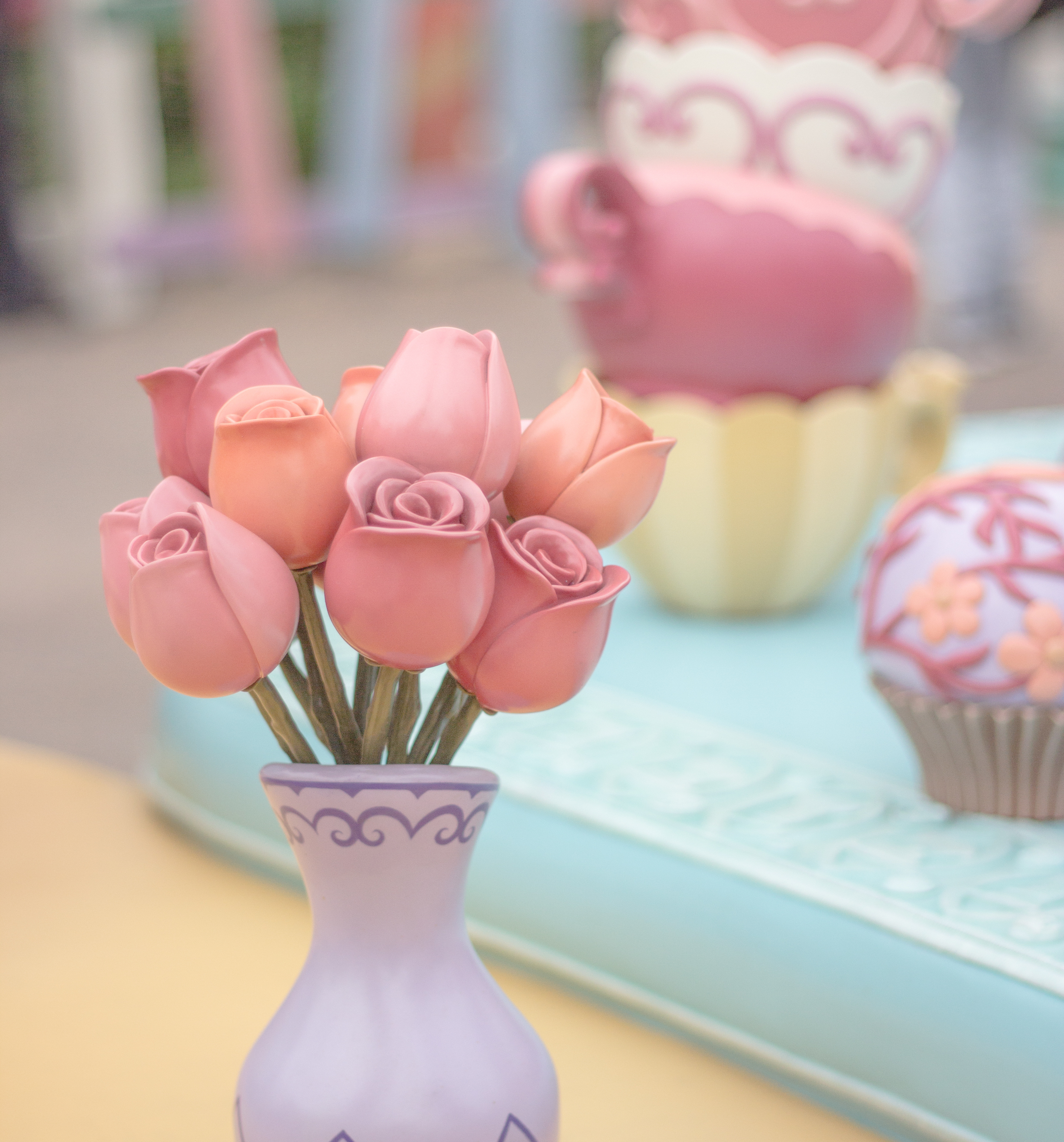 动漫主题服装T恤，印花图案清晰，棉质面料舒适，时尚休闲风格